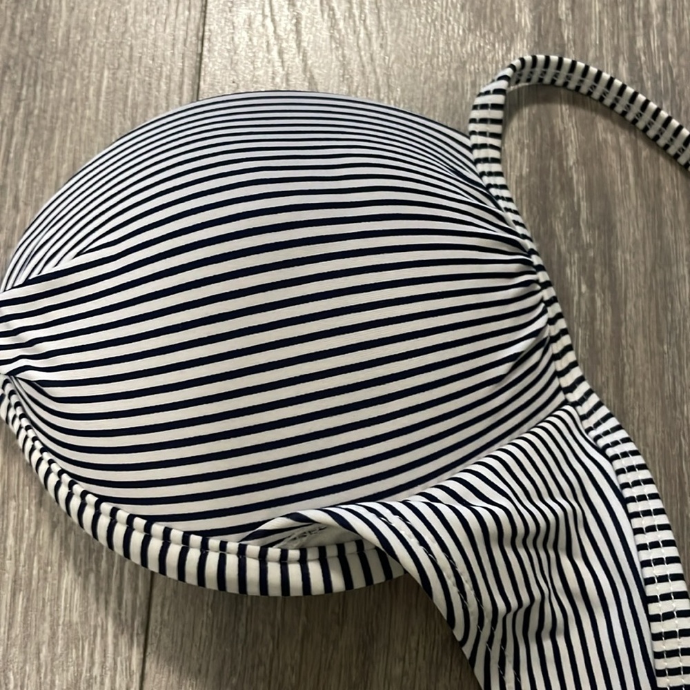 Swim top - Picture 2 of 6